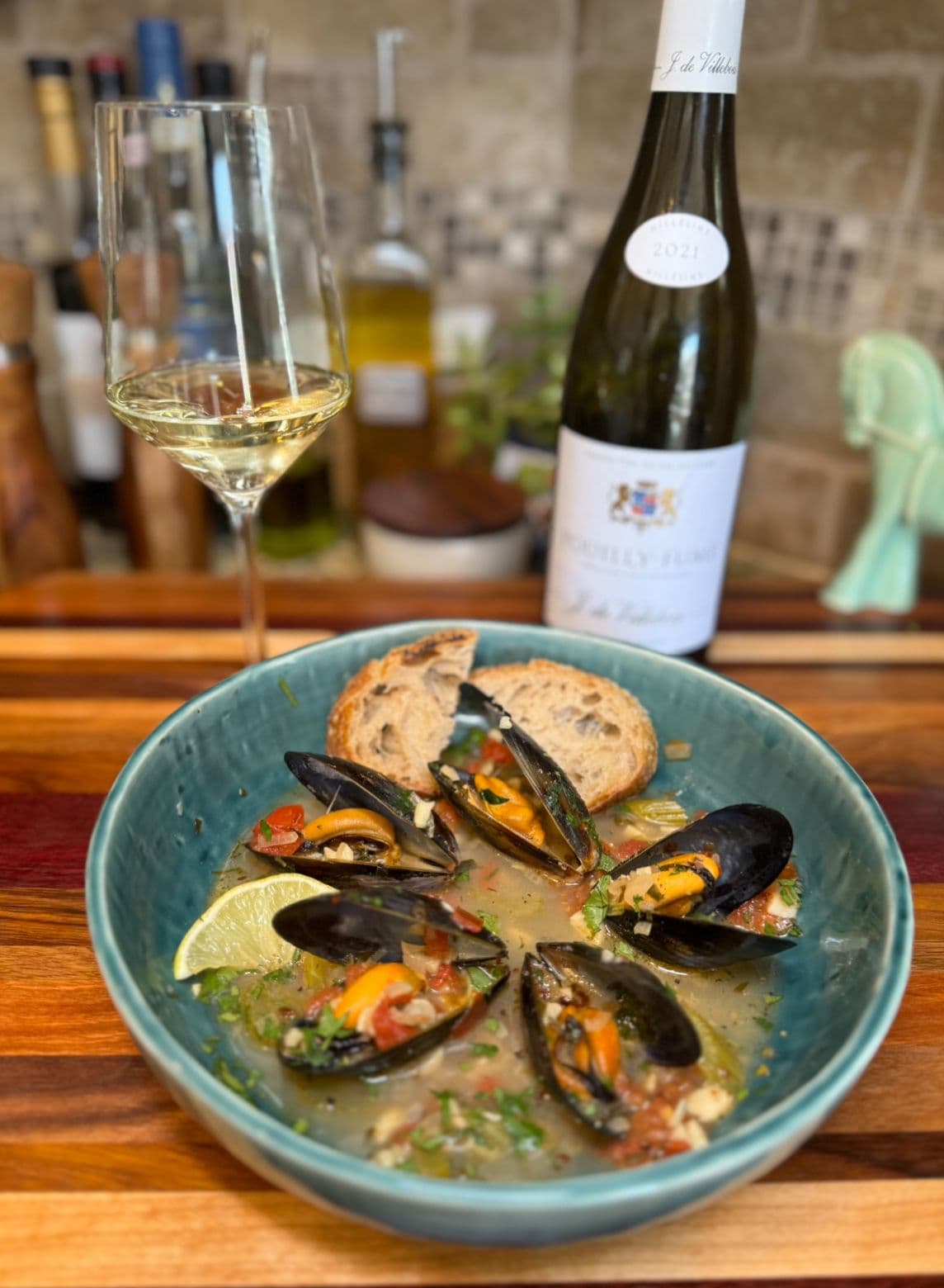 Classic mussels with white wine