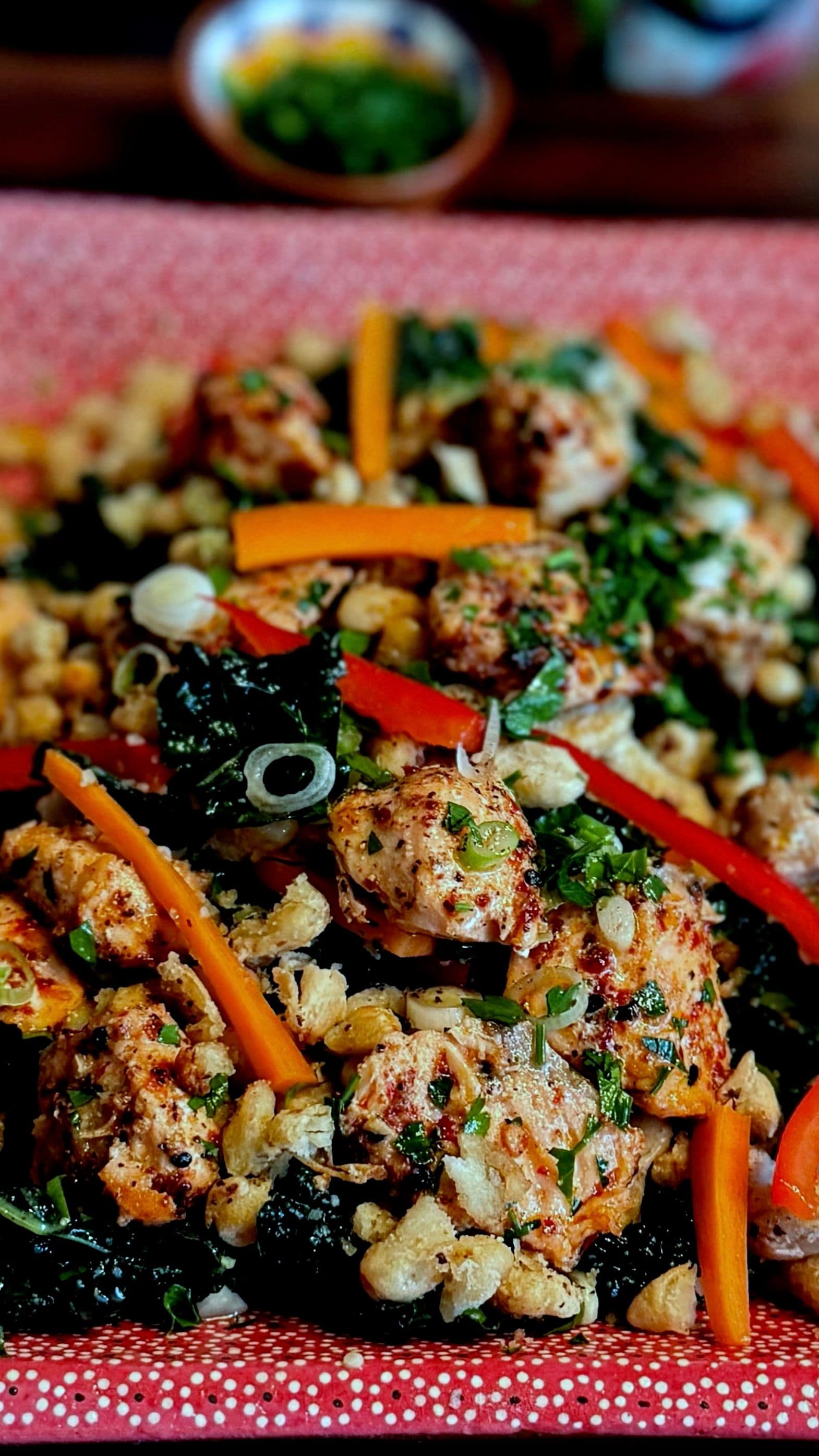 Salmon Salad with Crispy White Beans ‚Light, Fresh & Flavor-Packed